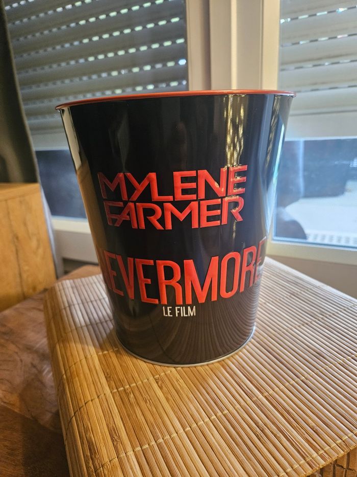 Seau mylene Farmer - photo numéro 2