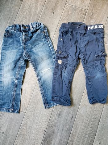 Lot de 2 jeans taille 2 ans bon état mais troués