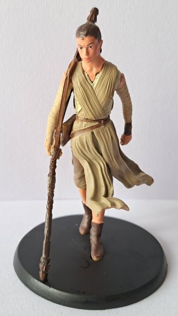 Figurine Star Wars Disney Rey