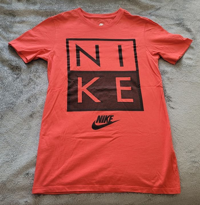 T-shirt Nike