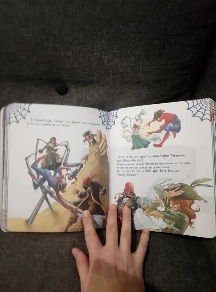 Livre enfant - 12 Histoires de super héros - Marvel Avengers Spiderman - photo numéro 4