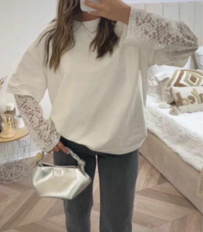 Tee shirt oversize manche longue dentelle