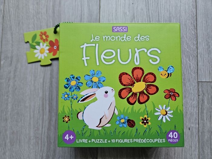 Puzzle avec livre le monde des fleurs