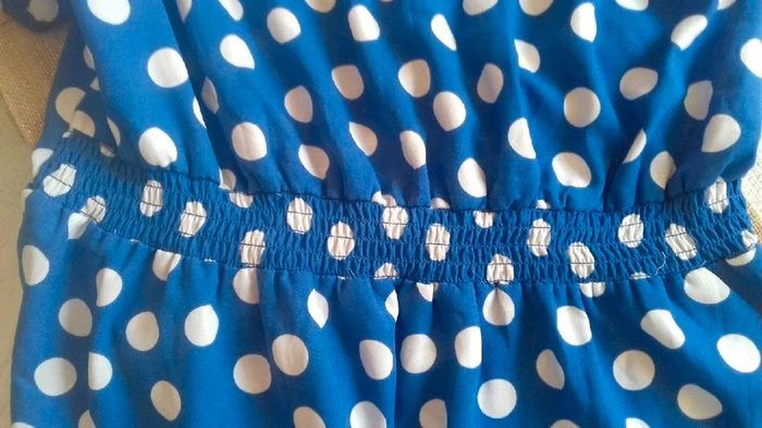 Robe bleu à pois blanc Kiabi taille 42 - photo numéro 4