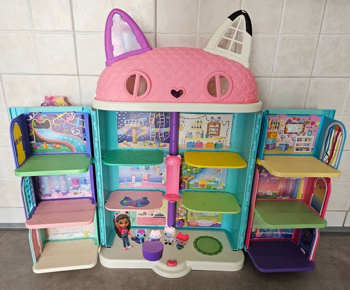 Maison Gabby chat
