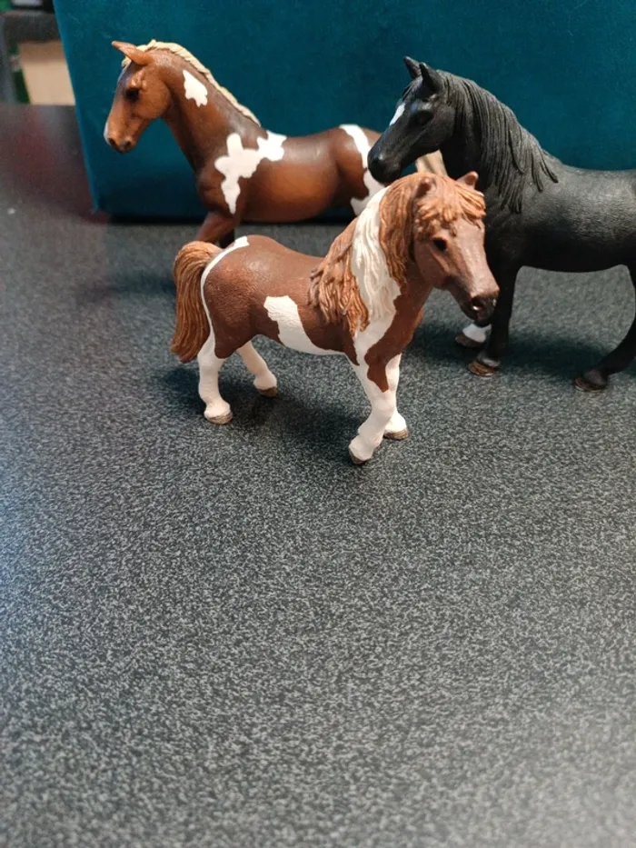 Lot 3 chevaux figurines - photo numéro 2