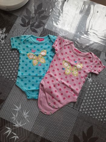 Lot bodys manches courtes fille 6 mois