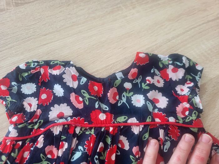 Robe fleuri taille 3 mois - photo numéro 2