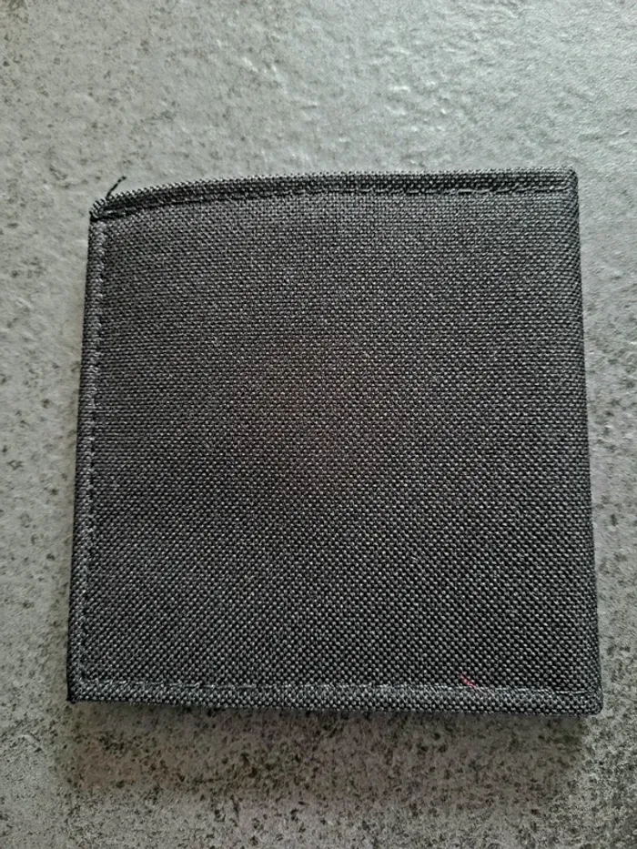 M Pokora porte monnaie cartes billets neuf - photo numéro 3