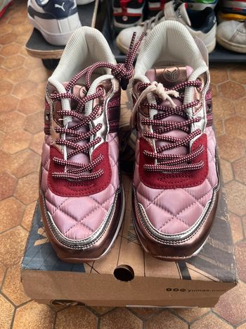 Très belles baskets femme 36 yumas