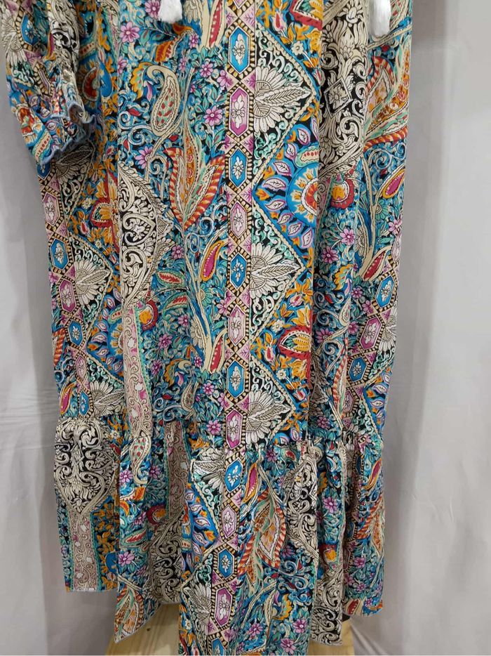 Robe bohème multicolore grande taille 50 ample, manches longues et ourlet volanté - photo numéro 7