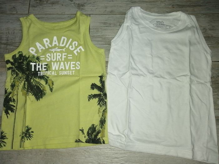 Lot 2 débardeurs t 5 ans