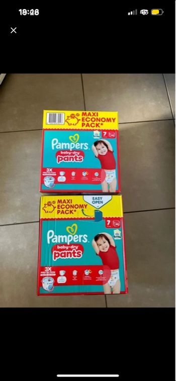 2 cartons couches pants t7 Pampers