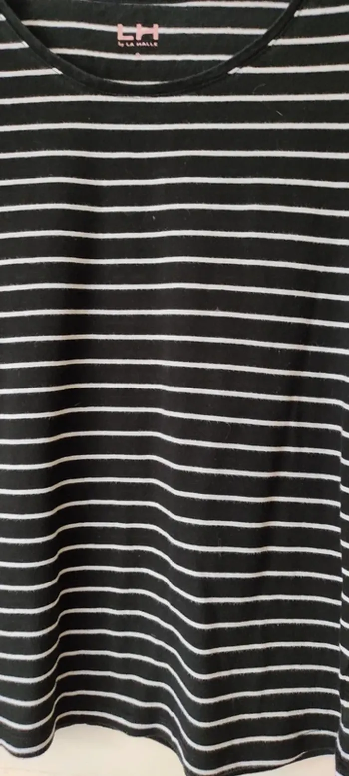 💐T-shirt manche longue - LH - taille S - Très bon état💐 - photo numéro 2
