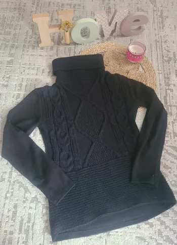 Pull noir à col roulé _ taille S/36