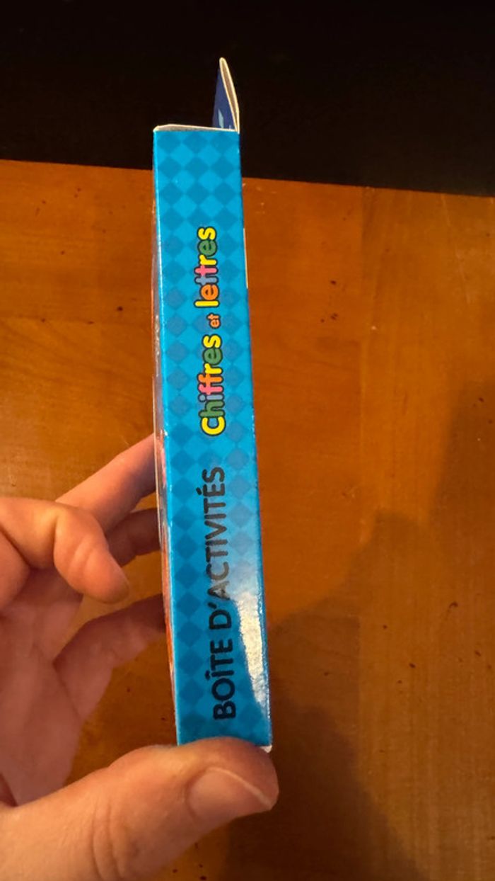 Ensemble gommettes chiffre et lettres (utilisé en parti) - photo numéro 2