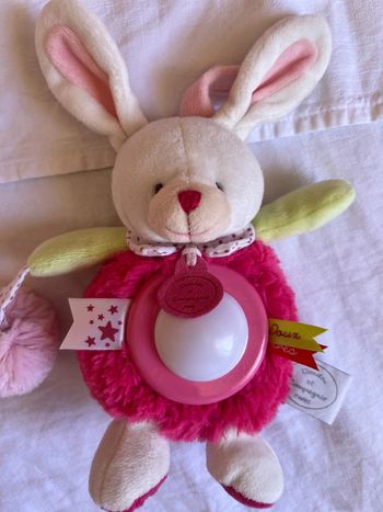 Doudou avec lumière douce rose
