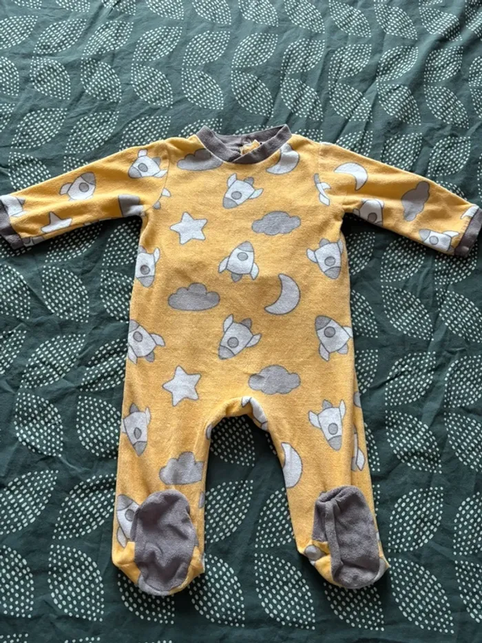 Lot pyjamas chaud 12 mois - photo numéro 4