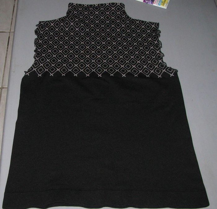 haut noir col montant - photo numéro 3