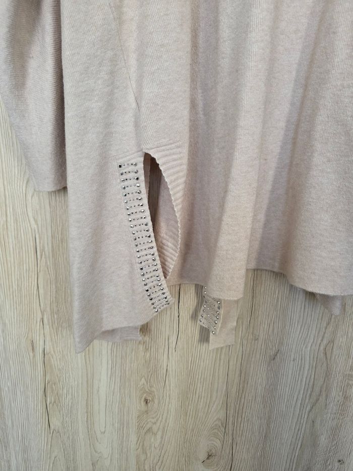 GILET FEMME BEIGE AVEC CEINTURE STRASS TAILLE UNIQUE D'UN 34/40 MARQUE MOOCCI - photo numéro 7