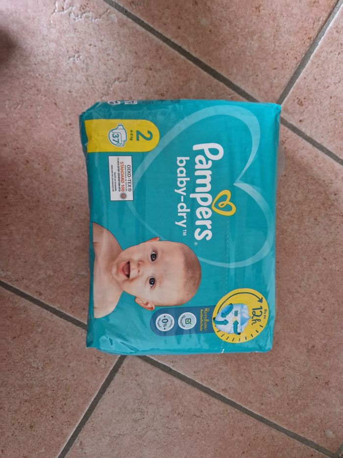 Couches pampers taille 2 - photo numéro 2