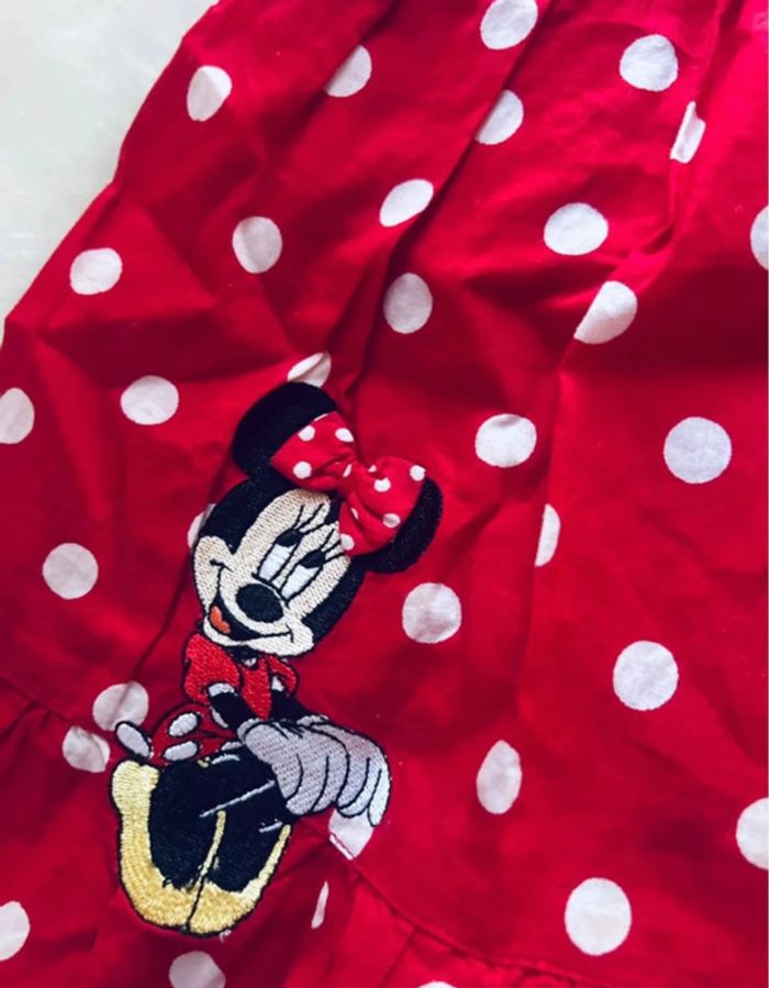 Jolie robe Minnie Disneyland Paris acheté boutique du parc - photo numéro 4