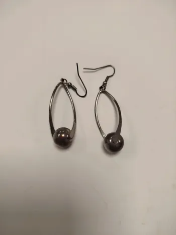 Boucle d'oreilles pendantes grises argent BO04