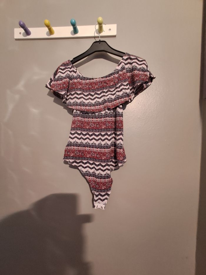 Bodie fantaisie ton violet - Marque Jennyfer - Taille 38 - État neuf. - photo numéro 10