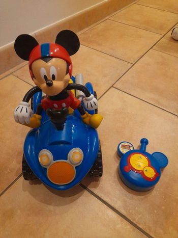 Mickey voiture télécommande