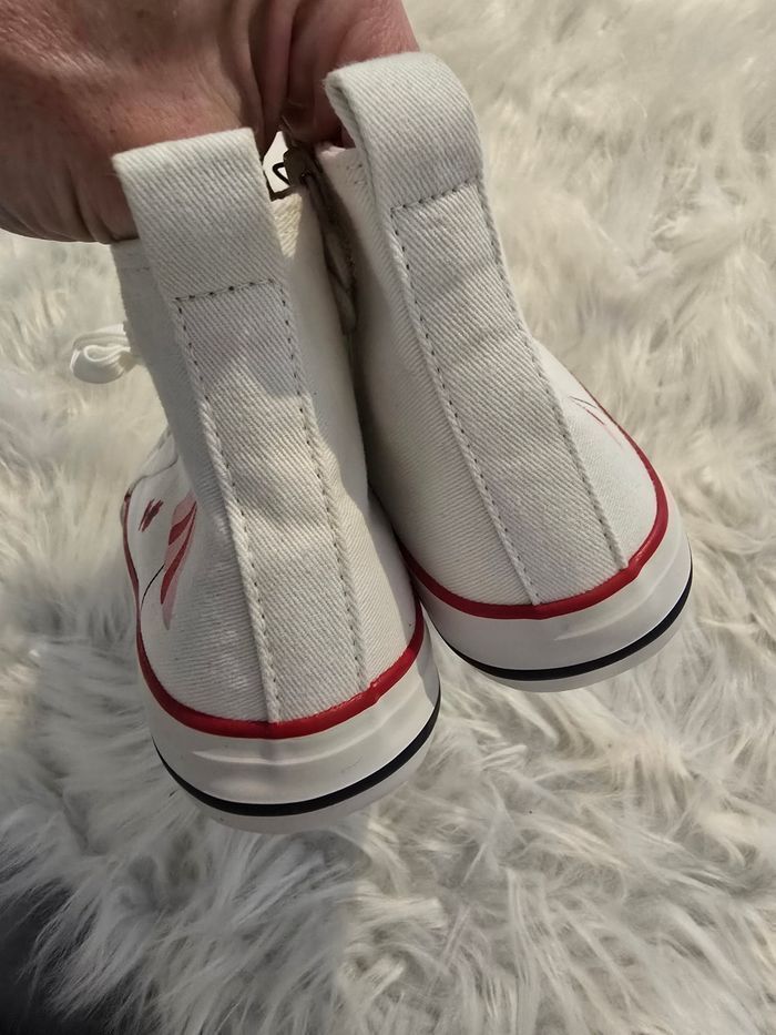 Neuves (non portées)🏷🤩😍🥰🩷🩷🩷 baskets pointure 33 fille 🩷🩷🩷 - photo numéro 5