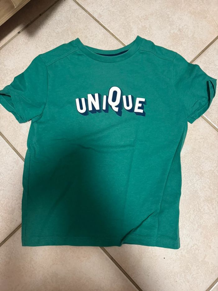 T. Shirt unique