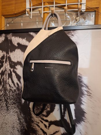 Joli sac a dos tri color  et main maxfly neuf 