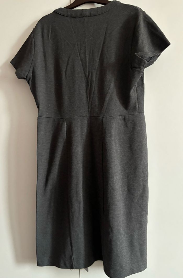 Robe gris taupe neuve - photo numéro 4