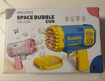 2 pistolets à bulles