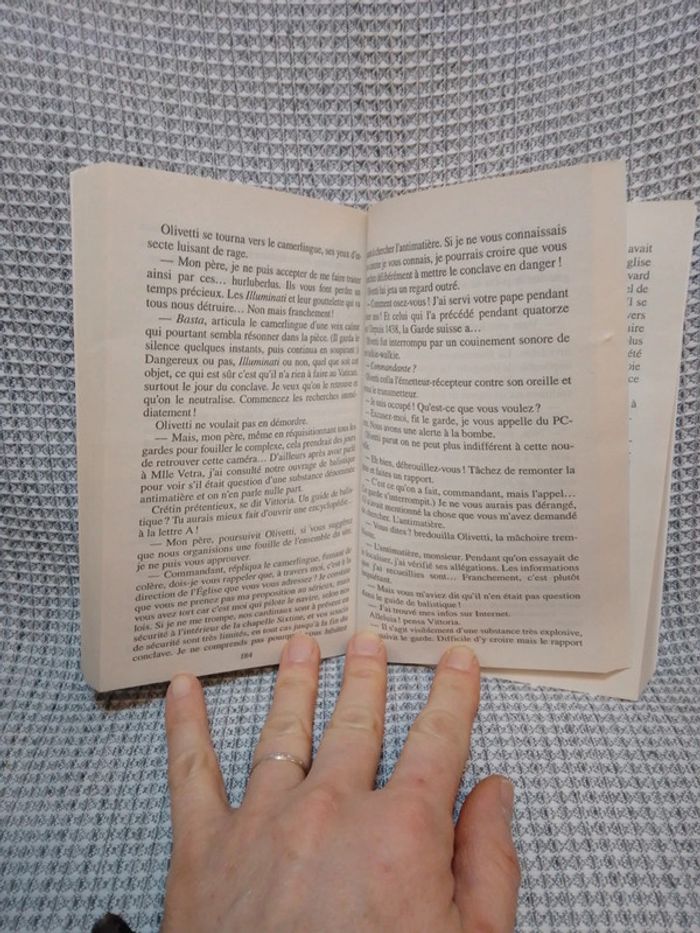 Anges et Démons - Dan Brown - Ed. Pocket - photo numéro 5