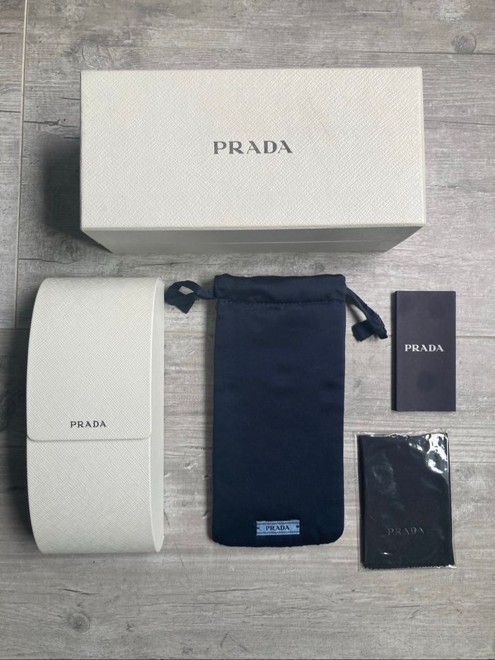 Lunettes de soleil Prada - photo numéro 3