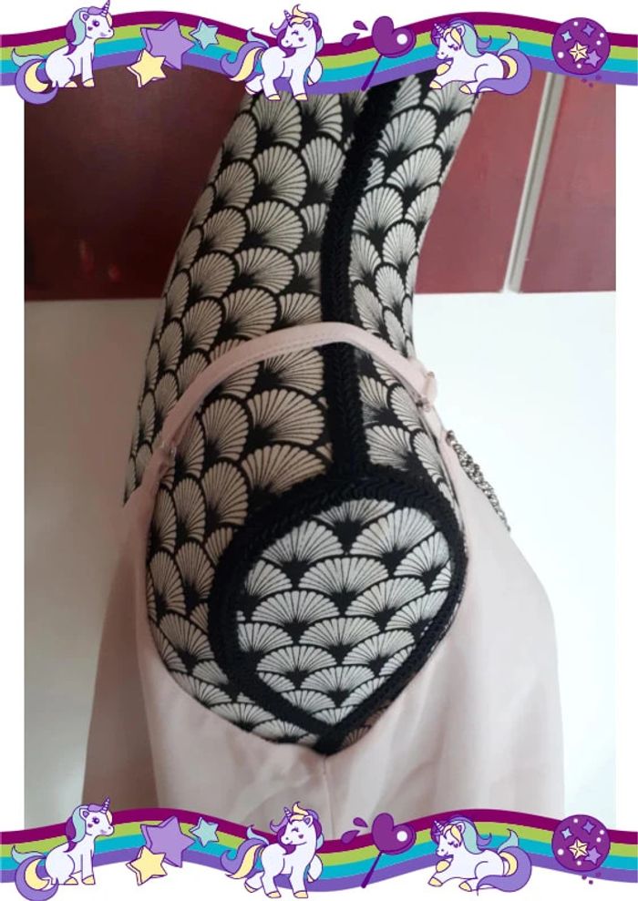 Jolie haut ornée de perles taille M - photo numéro 4