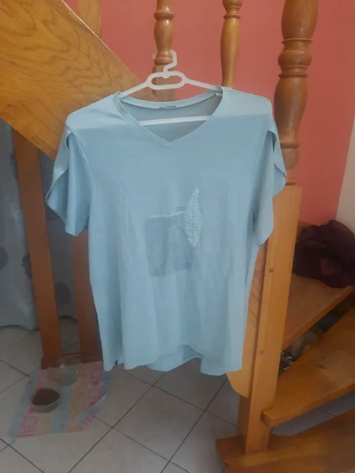 Tee shirt