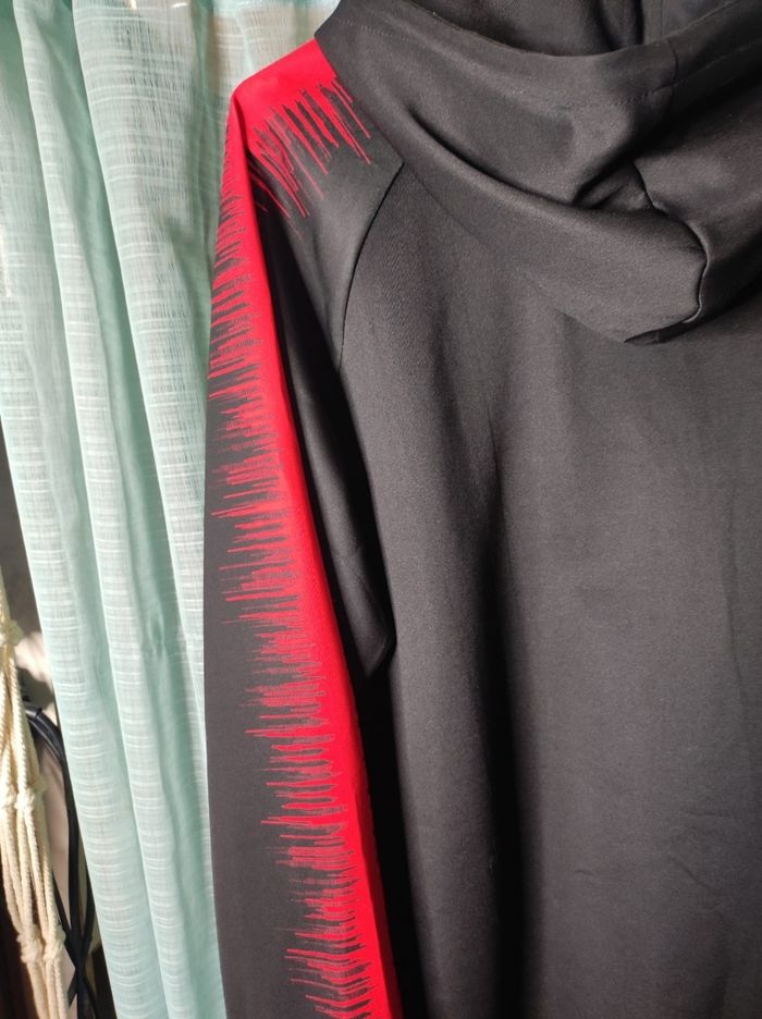Veste a capuche rouge et noire taille XXL - photo numéro 7