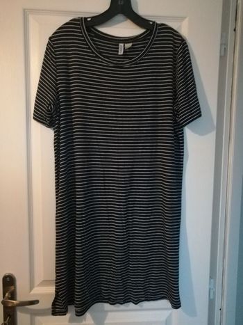 Robe tee-shirt rayée taille M.