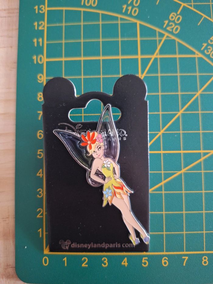 Pin's Disney Fée Clochette Collection Fleurs Neuf - photo numéro 3