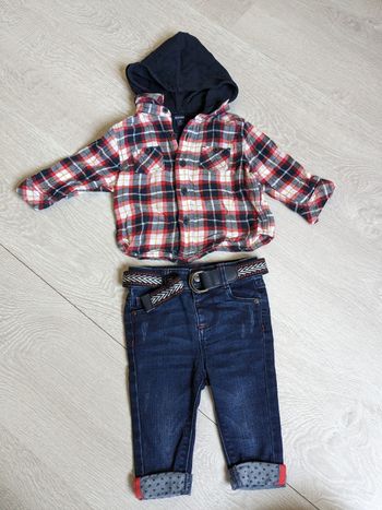 Ensemble jean avec ceinture et chemise à carreaux avec capuche 6 mois