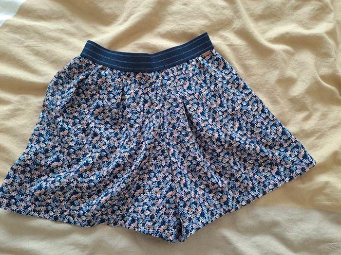 Jupe short fluide avec des poches - photo numéro 2