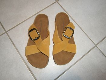 Sandales en cuir moutarde TERRE DE MARINS P37 Neuves