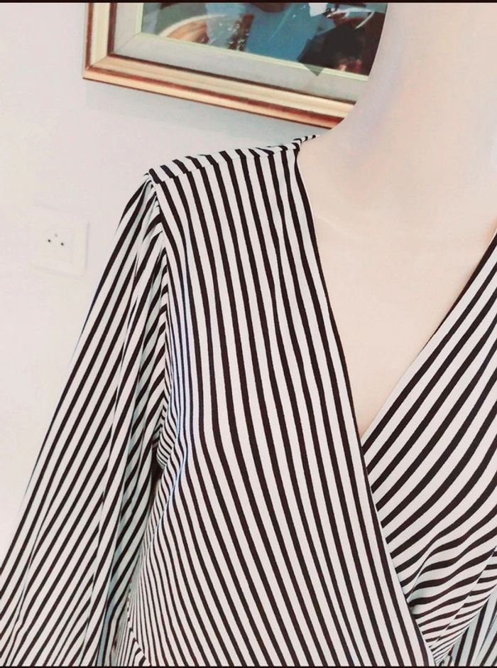 H&M Robe Maxi Rayée T.42 – Élégante & Confortable 128 cm - photo numéro 2
