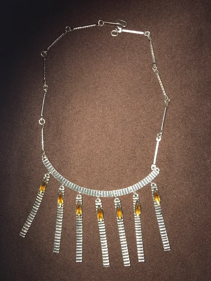 collier avec ambre
