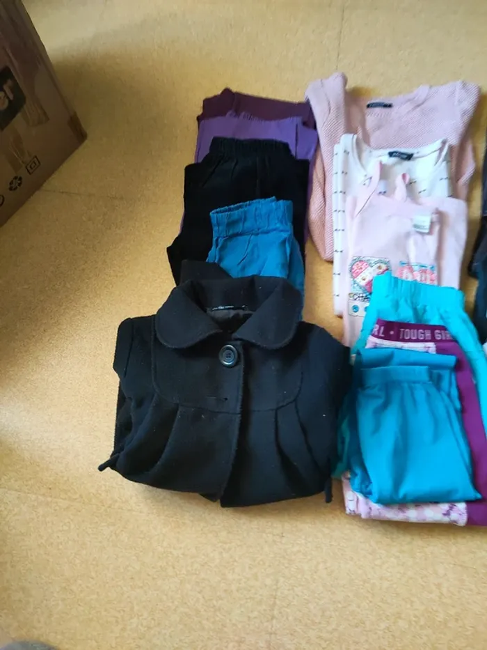 Lot vêtements fille 8 ans - photo numéro 4