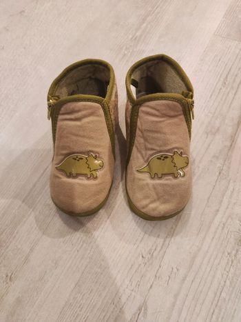 Chaussons dinosaure 26
