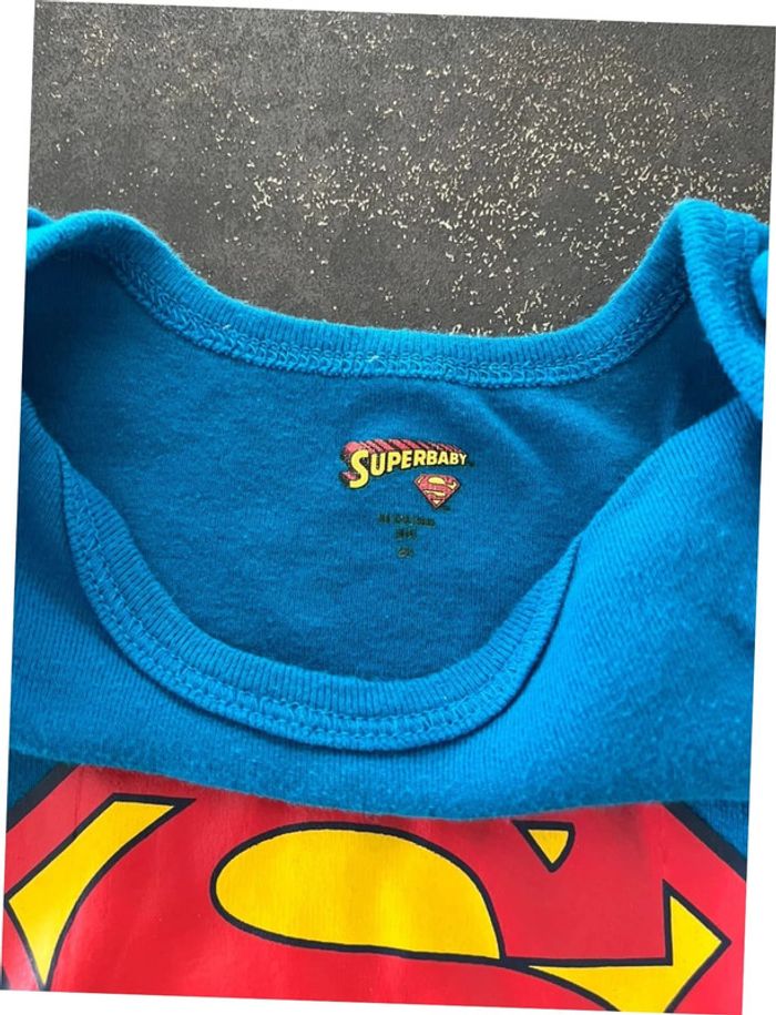 Lot de 2 pyjamas Superman taille 23 mois - photo numéro 5