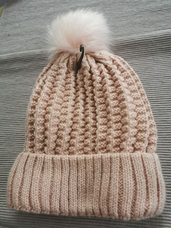 Bonnet vieux  rose pompon